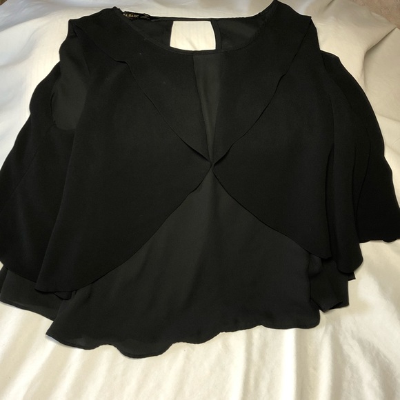 Posh show. 😊 2 for $10. Zara basic flowy black top sz M - Picture 6 of 6